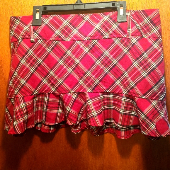 Tracy Evans Dresses & Skirts - Tracy Evans red tartan plaid mini skirt sz13